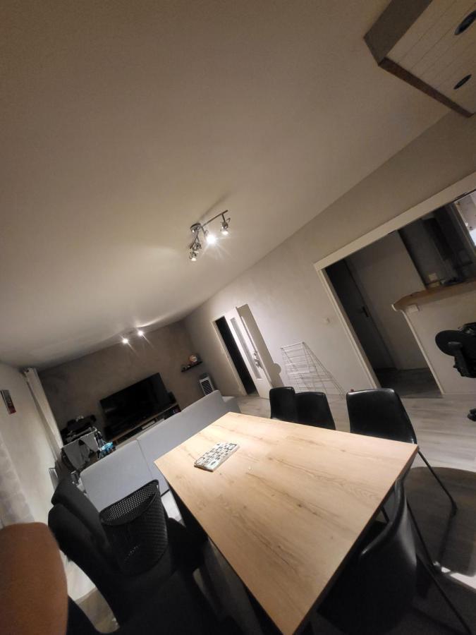 Chambre Neuve Dans Un Logement Partage A 10 Minute Du Circuit 24H Allonnes  Екстериор снимка